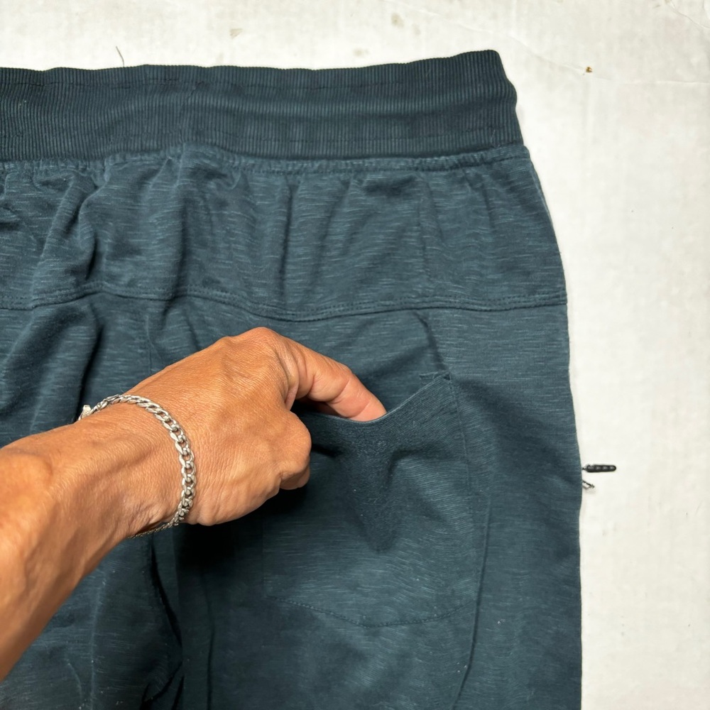 Fred Perry Loopback Sweatpants - Picture 6 of 7